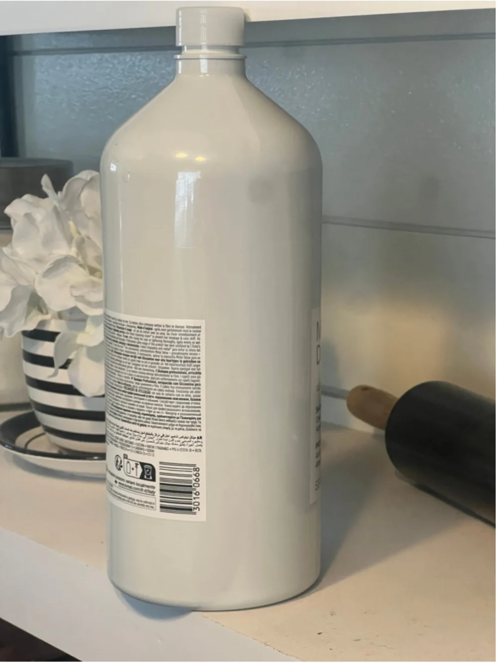 New L’Oreal Professionnel Serie Expert Metal Detox Shampoo Huge Bottle 50.7 oz